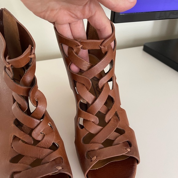 Zodiac brown leather sandals size 6.5. - Picture 12 of 13